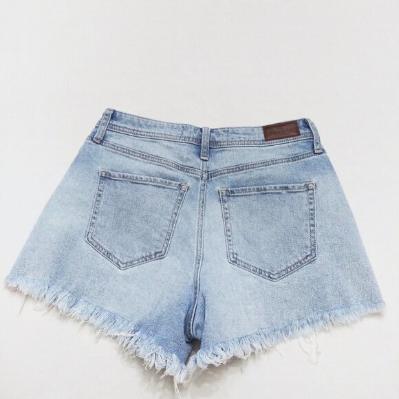 HOLLISTER Curvy High-Rise Vintage Distressed Frayed Denim Shorts Sz 28 / Sz 7 - Picture 2 of 6